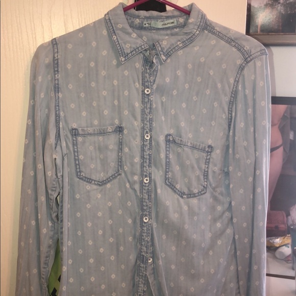 Long sleeve button down shirt - Picture 2 of 4